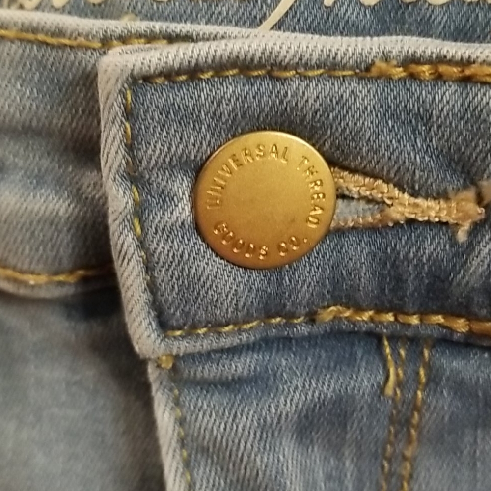 Universal Thread Distressed Jeans Size 2 - Picture 5 of 7
